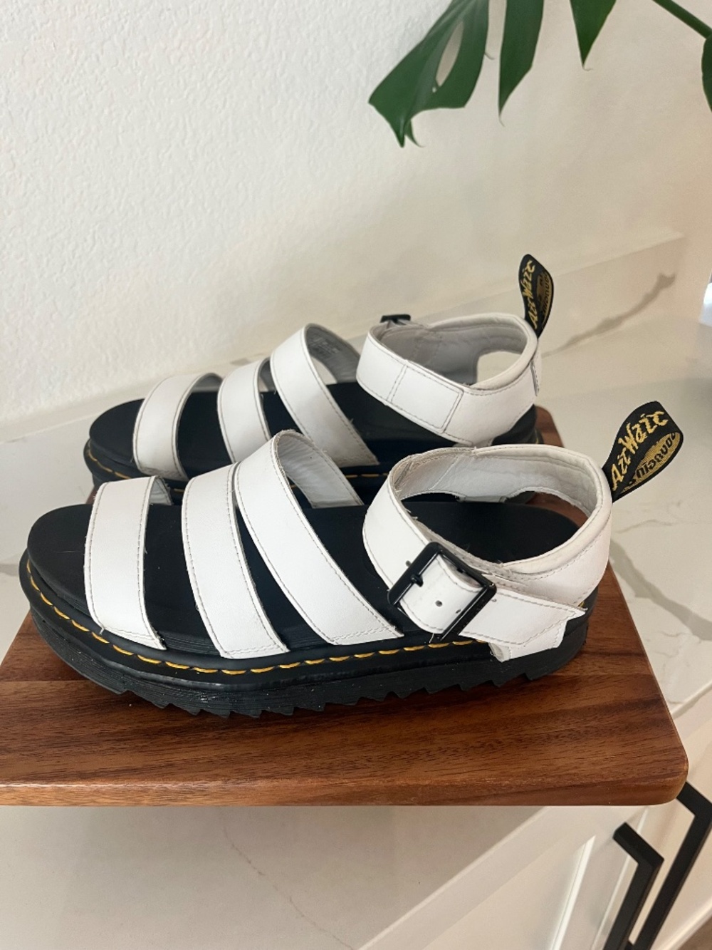 Dr. Martens Blaire white leather sandals size 9 US (7 UK) (41 EU) - Picture 2 of 4